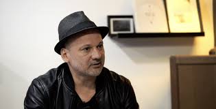 A színész borzasztóan elviselhetetlennek tartja, hogy arról szól a közbeszéd, kinek nagyobb a f*sza. Margo Extra Thuroczy Szabolcs Mar Szinhazi Emberkent Csuszott Ra Az Olvasasra Konyves Magazin