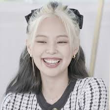 On Twitter In 2021 Hairstyles Theme Blackpink Jennie Grunge Hair