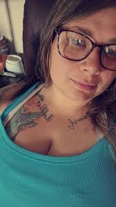 Lisa Bickert's Instagram, Twitter & Facebook