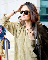 Image May Contain One Or More People And Sunglasses Kareena Kapoor Pregnant Kareena Kapoor Khan Kim Kardashian Style