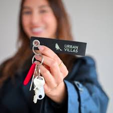 The first residents have officially moved into Villa Robin!🔑 Keys in hand,  they're busy unpacking and settling into their brand-new apartments. So  exciting to see the community come to life!✨ Are you