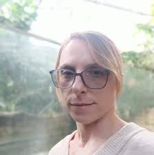 I am looking for a childminder who pick up and drop off children to  Beanfield Primary Academy.