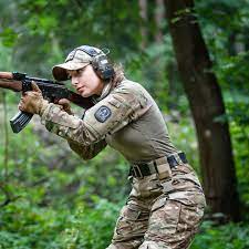 Pin On Sexy Gun Girls