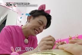 Deeds/grown ups/here comes the boom/just go with it/paul blart: Watch Ikon S Bobby Hilariously Struggles To Do Kids Nails While Working At Children S Spa On Ikon Tv Soompi