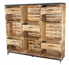 Die möglichkeiten einen bereich zu definieren und verschiedenen funktionen in einem raum zu teilen sind einfach endlos. á…á… Holzkisten Als Raumtrenner Geflammt Mit Schubladen