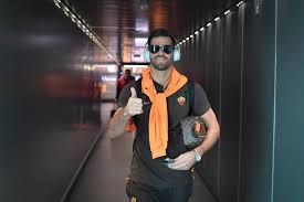 Resultado de imagem para looks goleiro alisson