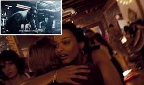 Much better than the 2008 cloverfield movie, this is about if the cloverfield that started it all was about speaking without breath and cgi scares, this 10 cloverfield lane is about deeper intentions. Wenn Man Cloverfield Und The Cloverfield Paradox Parallel Ablaufen Lasst Dann Passiert Etwas Ziemlich Verrucktes Rebelgamer De