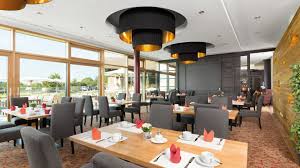 Just remember you are held captive as there are not many places to eat that are close by. Hotelrestaurant