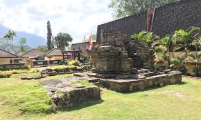 Traveloka) layaknya villa di songgoriti lainnya, akomodasi ini berlokasi dekat dengan beberapa spot populer seperti candi songgoriti, pemandian tirta nirwana songgoriti, dan pemandian air panas songgroiti. 55 Tempat Wisata Di Malang Terbaru Terhits Dikunjungi Java Travel