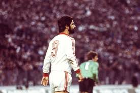 Watch all of gerd müller euro 1972 goals. Bundesliga Record Can Robert Lewandowski Break Gerd Muller S 40 Goal Mark Sportszion