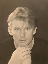 Emotions absolutely soared last night as I watched from side of stage.  Elton reunited with his amazing band at the Segerstrom Center For The Arts  for an evening of celebration. The 90