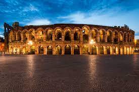 Though situated two hours away from the more popular tourist destination, venice, many people consider verona a more relaxed. 10 Romantische Momente In Verona Die Romantischsten Orte In Verona Go