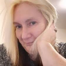 Kim Arsenault's Instagram, Twitter & Facebook