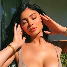 Does Photoshop have this picture of Kylie Jenner?