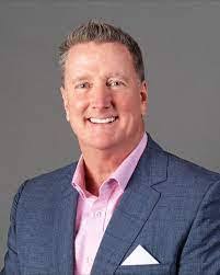 Lenore Barnard's Instagram, Twitter & Facebook