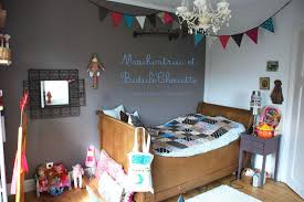 Les murs de ma chambre sont bleu ciel, les plinthes et baguettes au plafond (ainsi que les portes des sinon, chocolat/ciel, c'est superbe ! Chambre De Justine Machintruc Et Bidulechouette Les Creations D Anne Flo