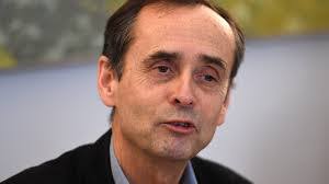 Robert Menard's Instagram, Twitter & Facebook