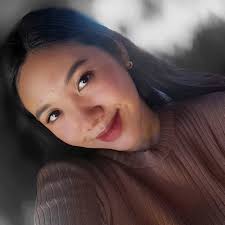 Your baby's comfort starts with the proper shape of the spout. Ever heard  of the Triangle Test? It's a quick and easy way to check if your baby's  bottle passes the comfort