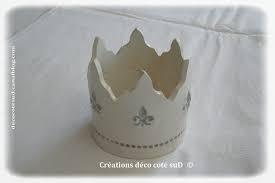 Couronne Faience Fleurs De Lys Contour Petits Ronds Gris 25 Ny Rollin Creation Deco Fleur De Lys Ceramique