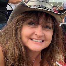 Wedding DJ recommendations? Someone who knows all the bangers new and old  to keep the dance floor going all night. (Bonus if they are Greek 🇬🇷)