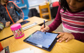 The 10e chromebook tablet is the only chrome tablet that offers an optional folio keyboard that connects quickly and seamlessly via pogo. Acer Chromebook Tab 10 Gets Android Like Features Slashgear
