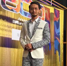 Each person participated through his presence and his sharing in the dissemination of the values of humanism of the pca. Baju Tunjuk Dada Dan Makilah Aku Busana Artis Sempena Abpbh Jadi Bahan Jenaka Gosip Tempatan Gosip Forum Cari Infonet