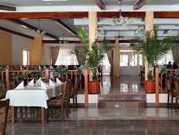 Pe langa cele mai bune oferte de cazare din sambata de sus si chiar din imprejurimi, aici vei gasi si o mancare adevarata traditionala facuta cu pasiune de maestrul bucatar sandu ganea care. Hotel Pensiunea Caprioara Sambata De Sus