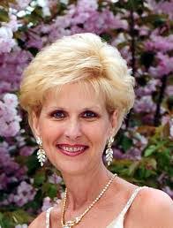 Donna Bell's Instagram, Twitter & Facebook