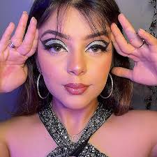 Top 30 Lipstick Influencers in 2025