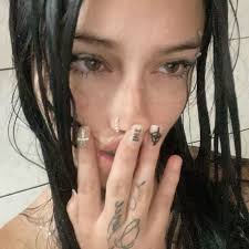 Hazel Phipps (purplehazelp8)