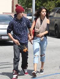 Justin Bieber Selena Gomez 9 Reasons Why They Should Never Break Up Justin Bieber Selena Gomez Justin Bieber And Selena Selena Gomez
