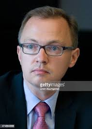 Annual press conference of AXA AG in Cologne. Our picture shows... News  Photo