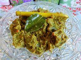 Tips untuk resepi rendang ayam, pertamanya ayam yang hendak dimasak haruslah dibuang kulit.ini untuk elakkan rendang ayam yang telah siap dimasak menjadi terlalu berminyak memandangkan masakan ini sememangya telah berminyak. Facebook