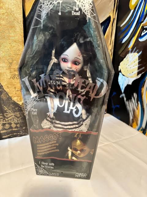 Living Dead Dolls Maggot PURE EVIL I SLEEP WITH THE WORMS MEZCO unopened  item