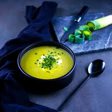 Veloute De Pois Casses Et Poireaux La Cerise Sur Le Maillot Recette Veloute De Pois Casses Pois Casses Poireaux