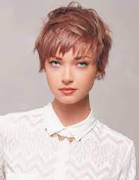 Les Tendances Coupe De Cheveux Du Printemps Ete 2018 Coupe De Cheveux Cheveux Coupe Courte Destructuree