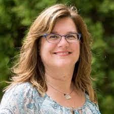 Dena Hinkle's Instagram, Twitter & Facebook