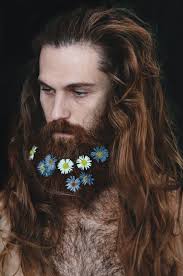 Latest Trend Men With Flowers In Their Beards Barbara Flores Cabello Largo Hombres Barba