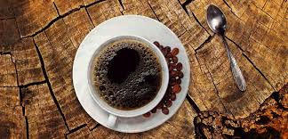 Există preconcepția că singura procedura prin care cafeaua decofeinizată este realizată, constă în adăugarea unor solvenți dăunători organismului. Cafeaua Beneficii Riscuri Èi PrecauÈii