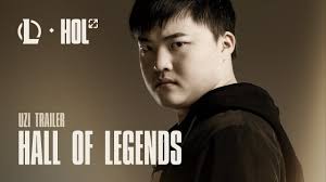 Uzi entra nella storia come secondo membro della Hall of Legends