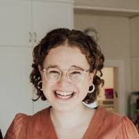 Miriam Bain's Instagram, Twitter & Facebook