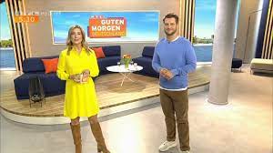 Mit diesen guten morgen sprüchen und bildern könnt ihr euren freunden, bekannten oder kollegen einen schönen start in den tag wünschen. Erstes Intro Im Neuen Guten Morgen Deutschland Studio 01 03 2021 Hd 1080p50 Youtube