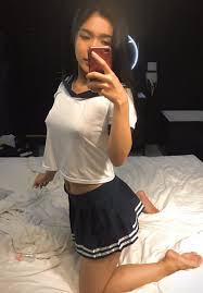 Hậu quả của việc học theo mốt thả rông vòng một của nghệ sĩ | VOZ