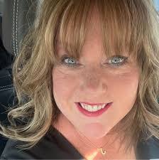 Amanda Heide's Instagram, Twitter & Facebook