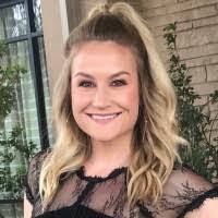 Lauren Yeager's Instagram, Twitter & Facebook