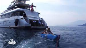 Robert geiss regiert auf der yacht indigo star mit eiserner hand. Geiss Terparty Bei Die Geissens Presseportal