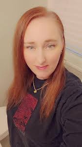 Carissa Glover's Instagram, Twitter & Facebook