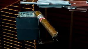 How Long Should You Let New Cigars Rest In A Humidor?