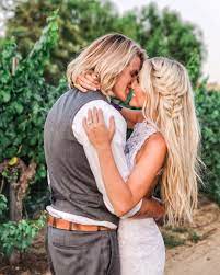 Image May Contain 1 Person Standing And Outdoor Savannah Chat Engagement Hairstyles Engagement Photo Hair