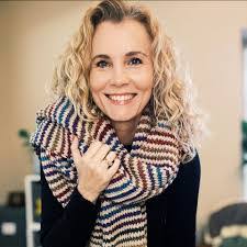 Michelle Hawley's Instagram, Twitter & Facebook